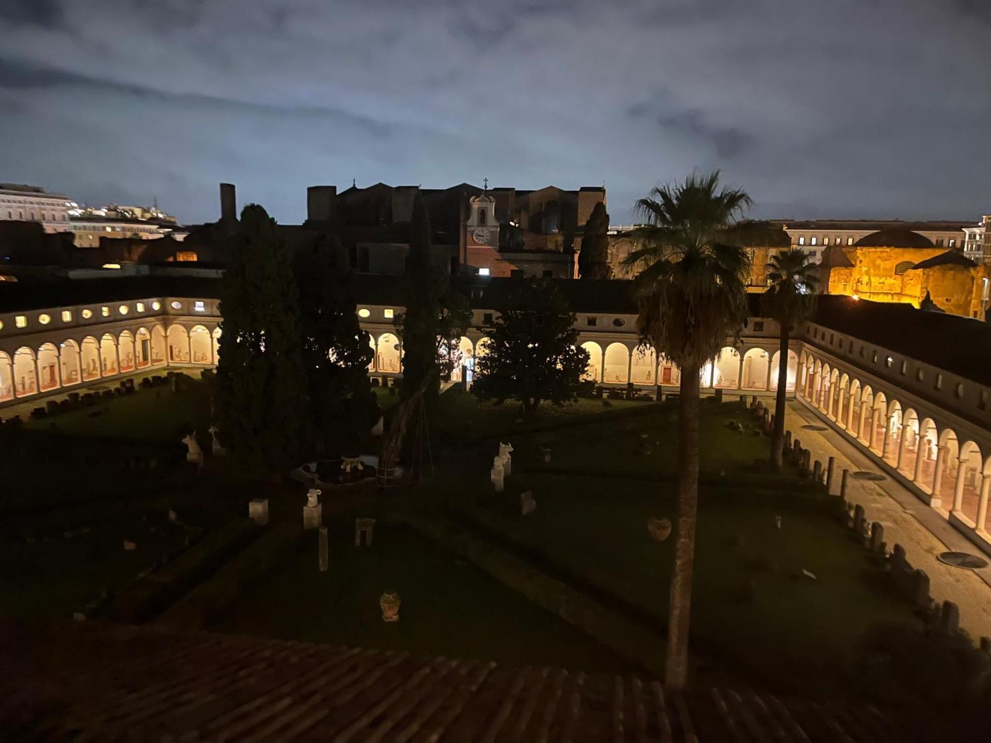רומא Camera X2 Con Magnifica Vista Sul Chiostro Di Michelangelo E Le Terme Di Diocleziano מראה חיצוני תמונה
